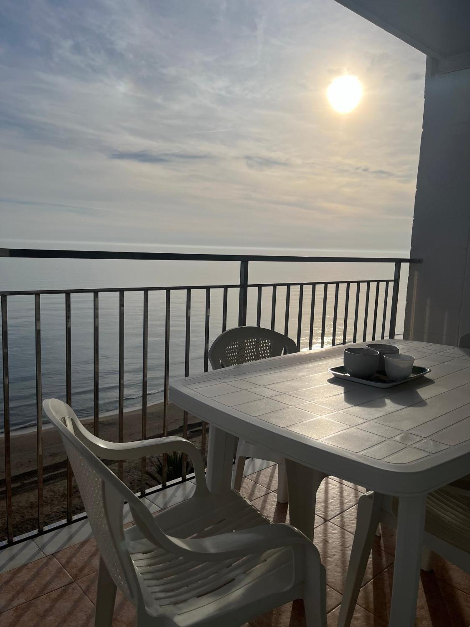 Beachfront 3-bedroom Calafell