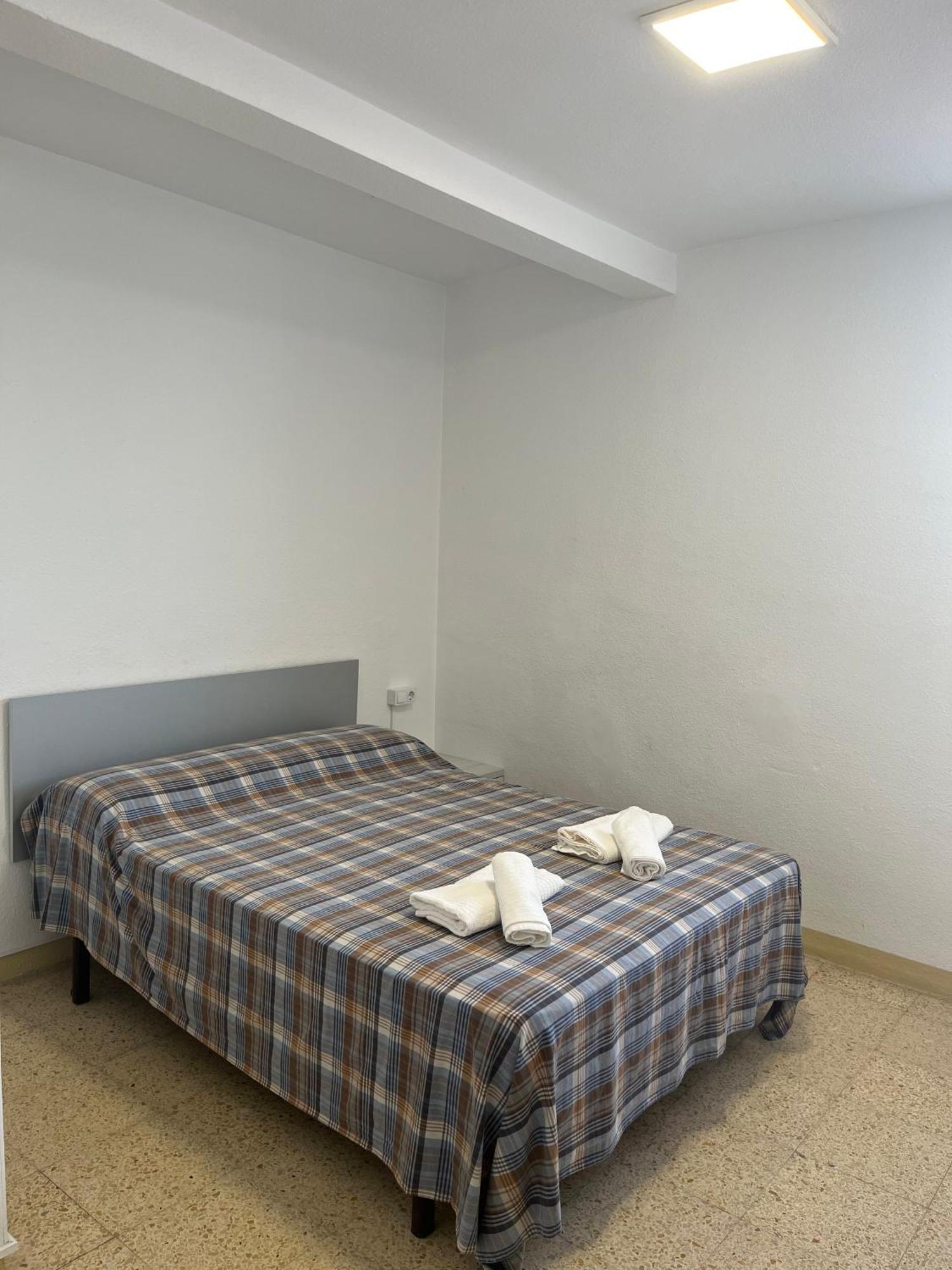 Beachfront 3-bedroom * Calafell