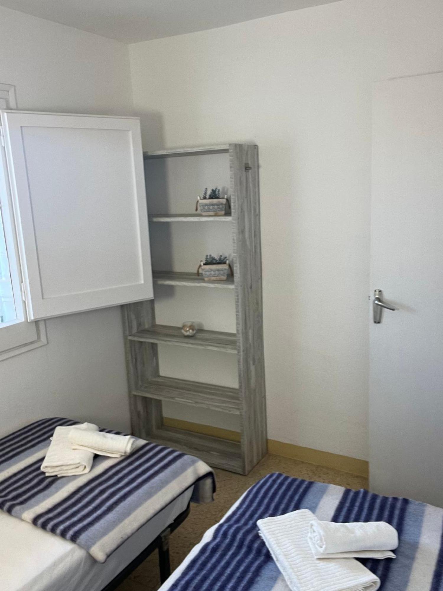 Beachfront 3-bedroom Calafell